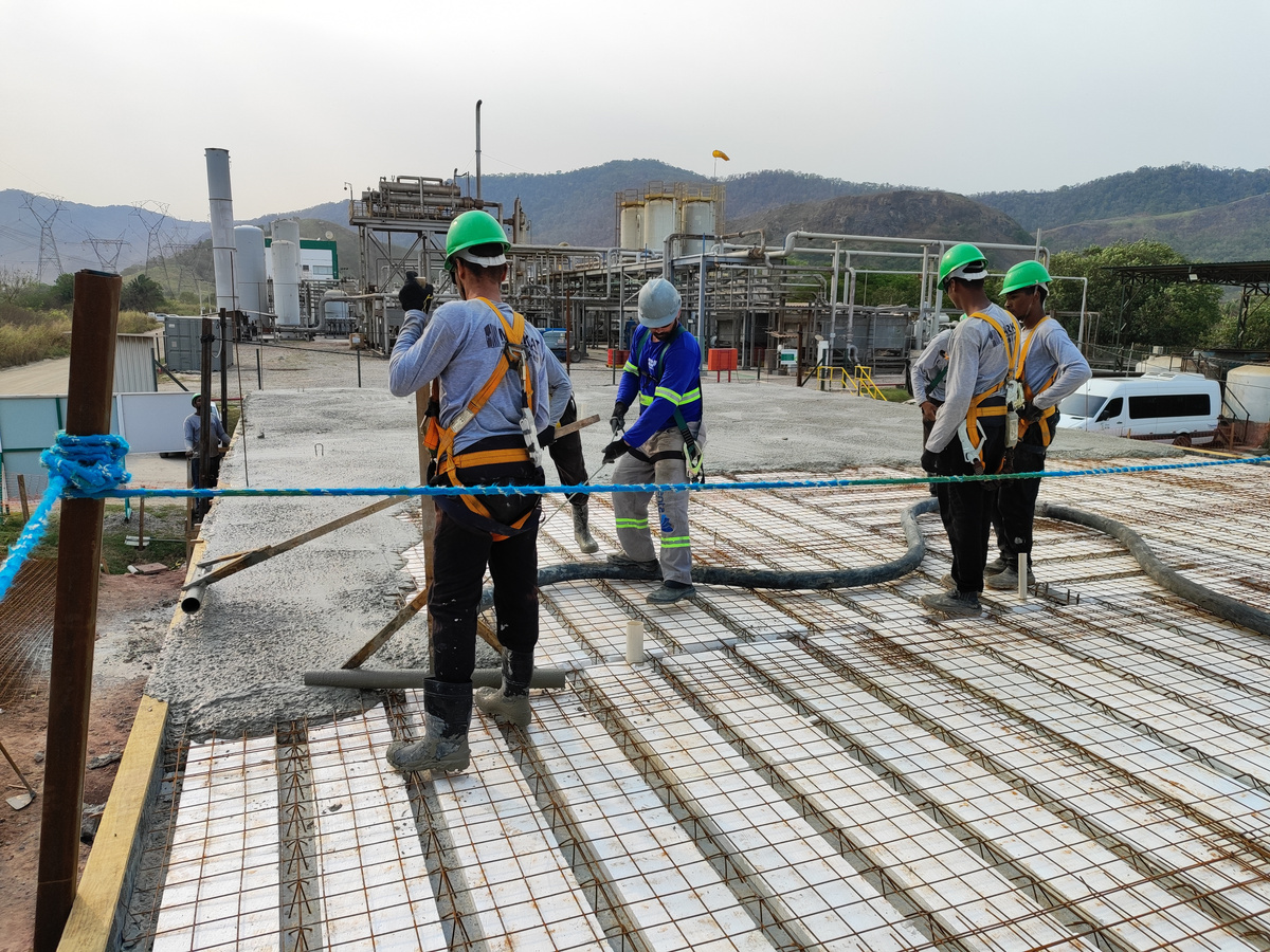 Equipe Markat Engenharia em obra